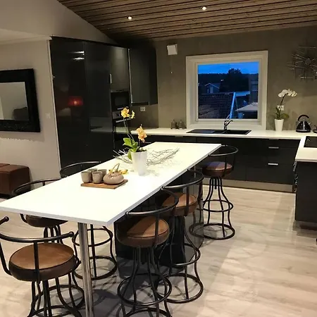 Topp Moderne Suite. לארביק