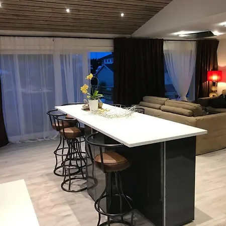 דירה Topp Moderne Suite. לארביק